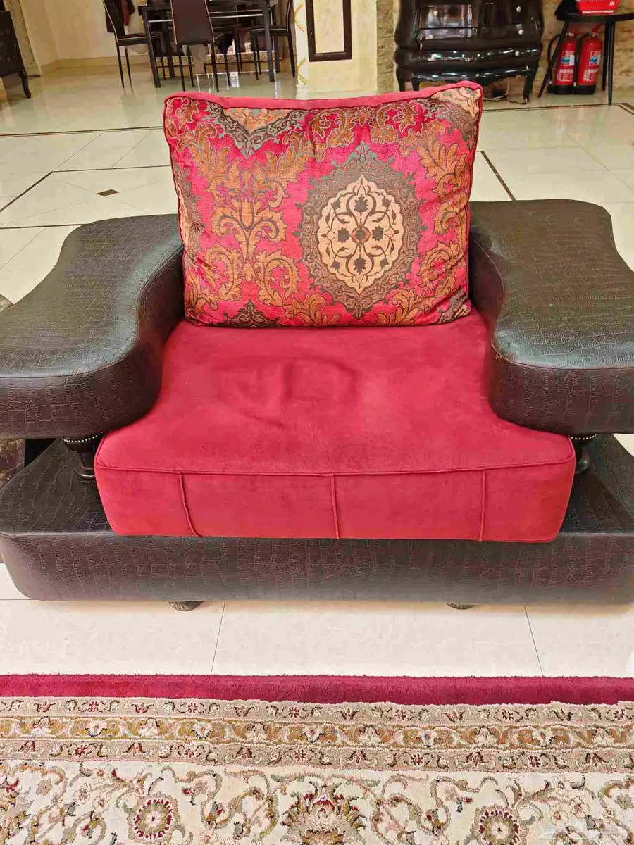 كنب وزولية نظيف خالي من العيوب 1