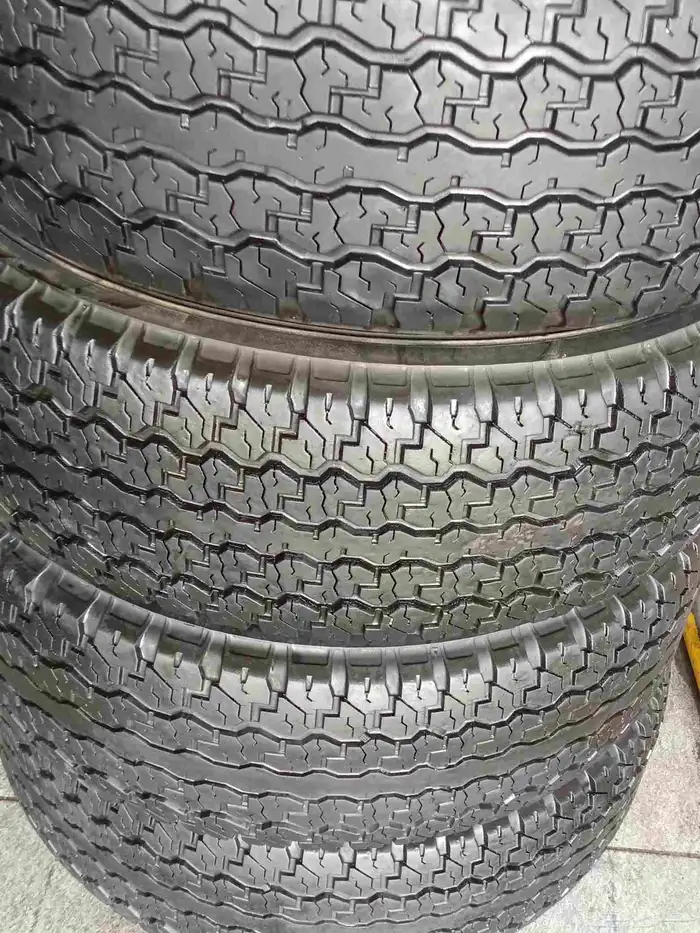 كفرات دلوب شبه جديد 275 70 16 4