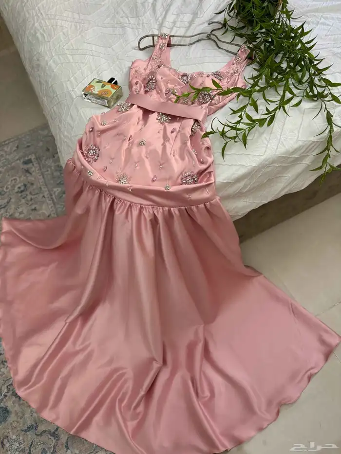 فستان وردي 0