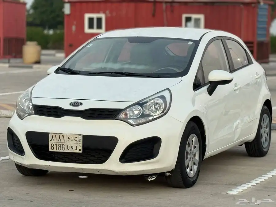 كيا ريو هاتشباك 2015 0