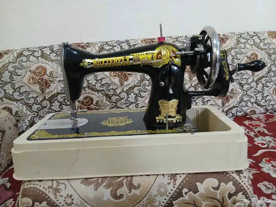 ماكينه خياطه للبيع 0