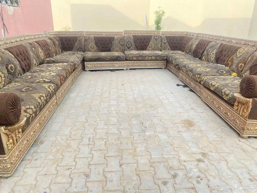كنب في حاله جيده لمن يحتاج السعر المتوفره عندك 3