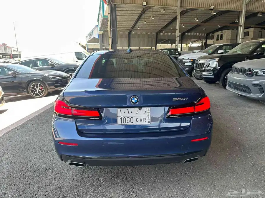 BMW 520i موديل 2022 9