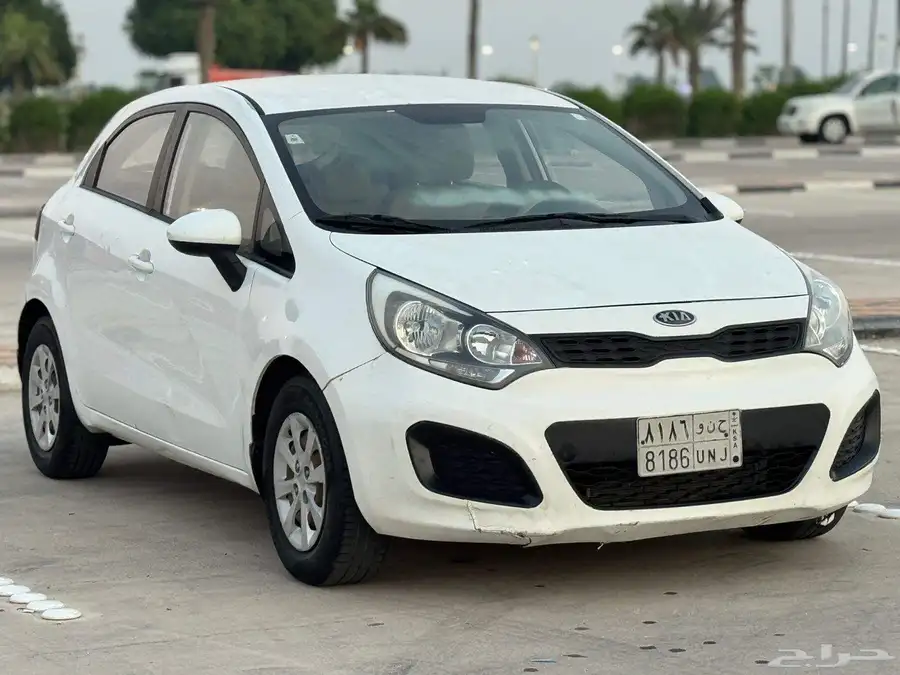 كيا ريو هاتشباك 2015 9