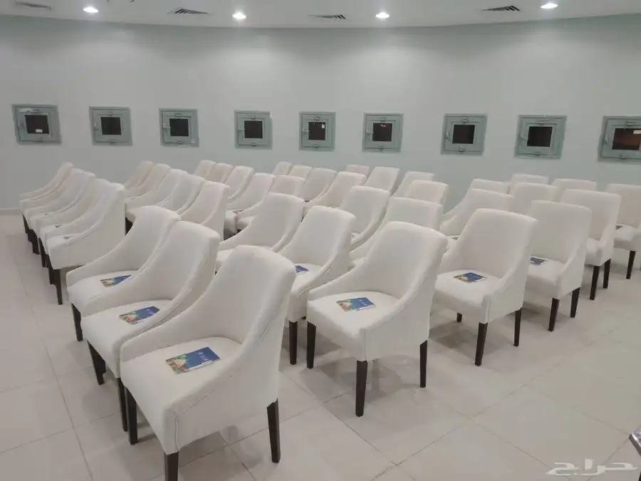 تاجير كنب مخمل ثلاثي سفره كراسي طاولات دائريه طاولات مستطيل 6