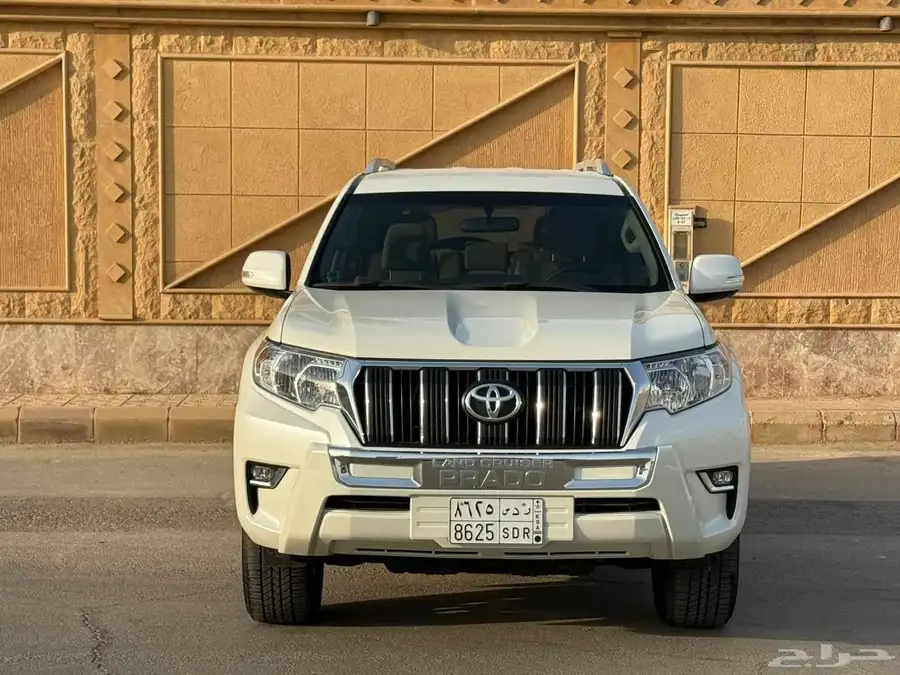 تويوتا برادو 2023 V6 عداد قليل للبيع 6