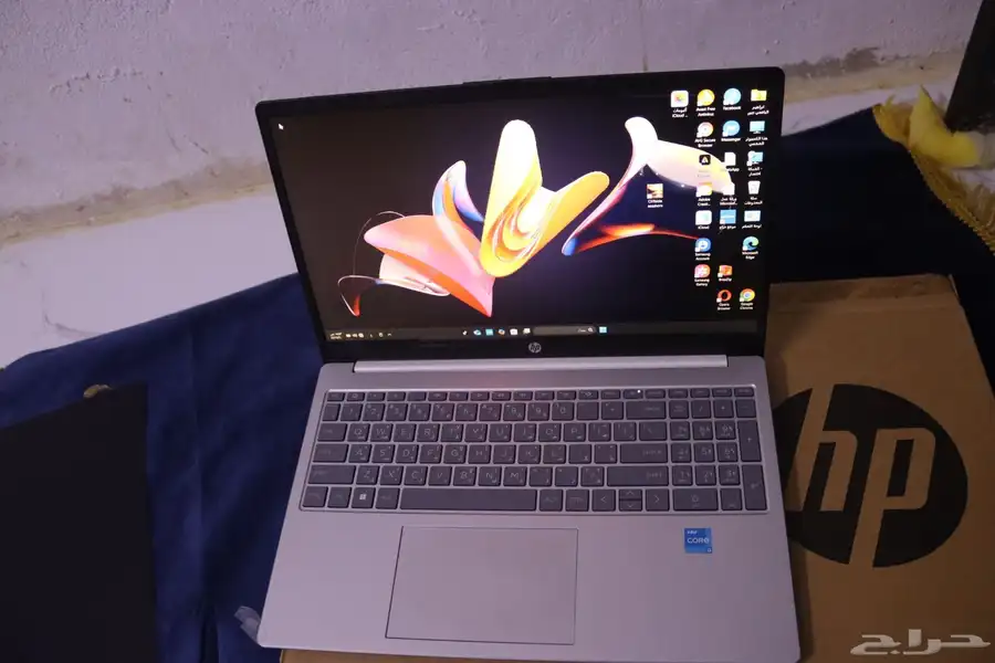 لابتوب hp للبيع جديد استخدام اسبوع فقط 11