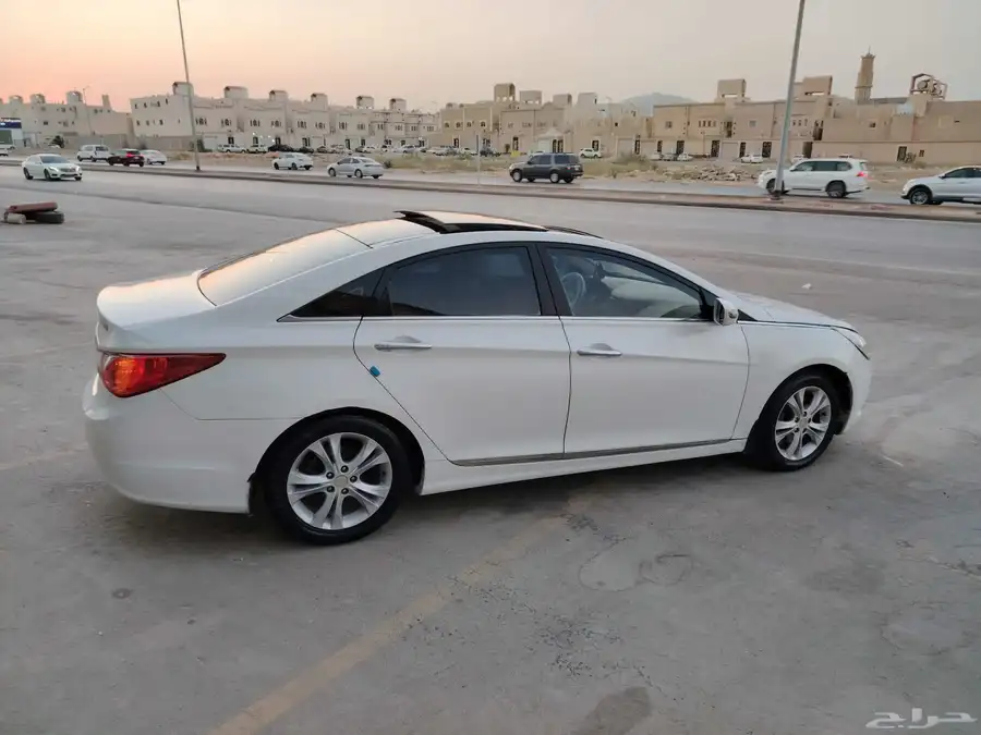 سوناتا موديل 2012 نص فل بانوراما للبيع أو للبدل المناسب 2