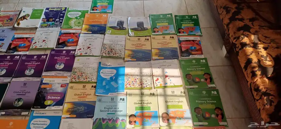 كتب مدرسه العالميه مستعمله 0