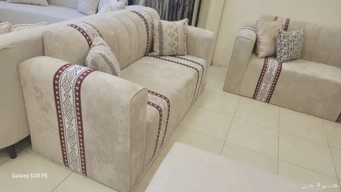 حرف ال مع كنبه 3 أشخاص 1