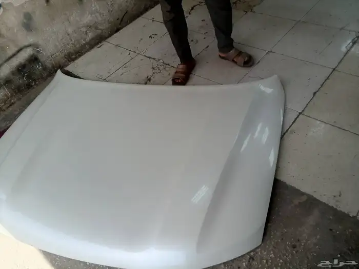 شنطه وكبوت ورفاري في يمين يسار جيب لاندكروزر 2014 وكاله 5