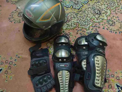 صندوق فايبر مع اضاءات استعمال بسيط وأيضا  خوذه وطقم سيفتى كا 7