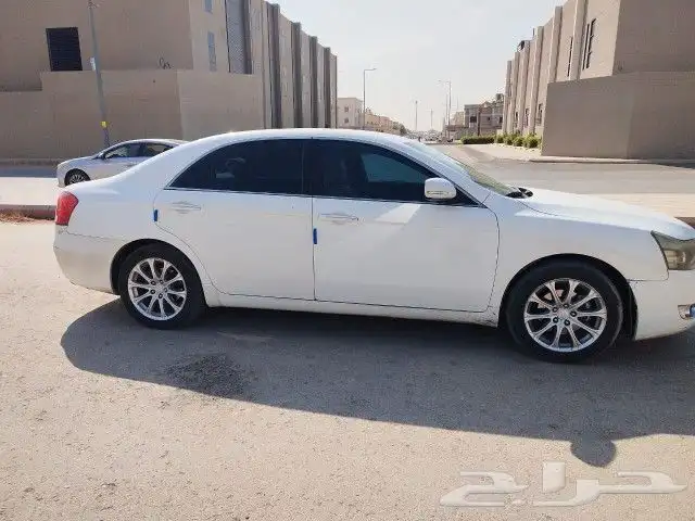 GEELY EMGRAND EC820 4