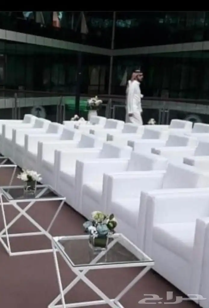 تاجير كنب مخمل ثلاثي سفره كراسي طاولات دائريه طاولات مستطيل 9