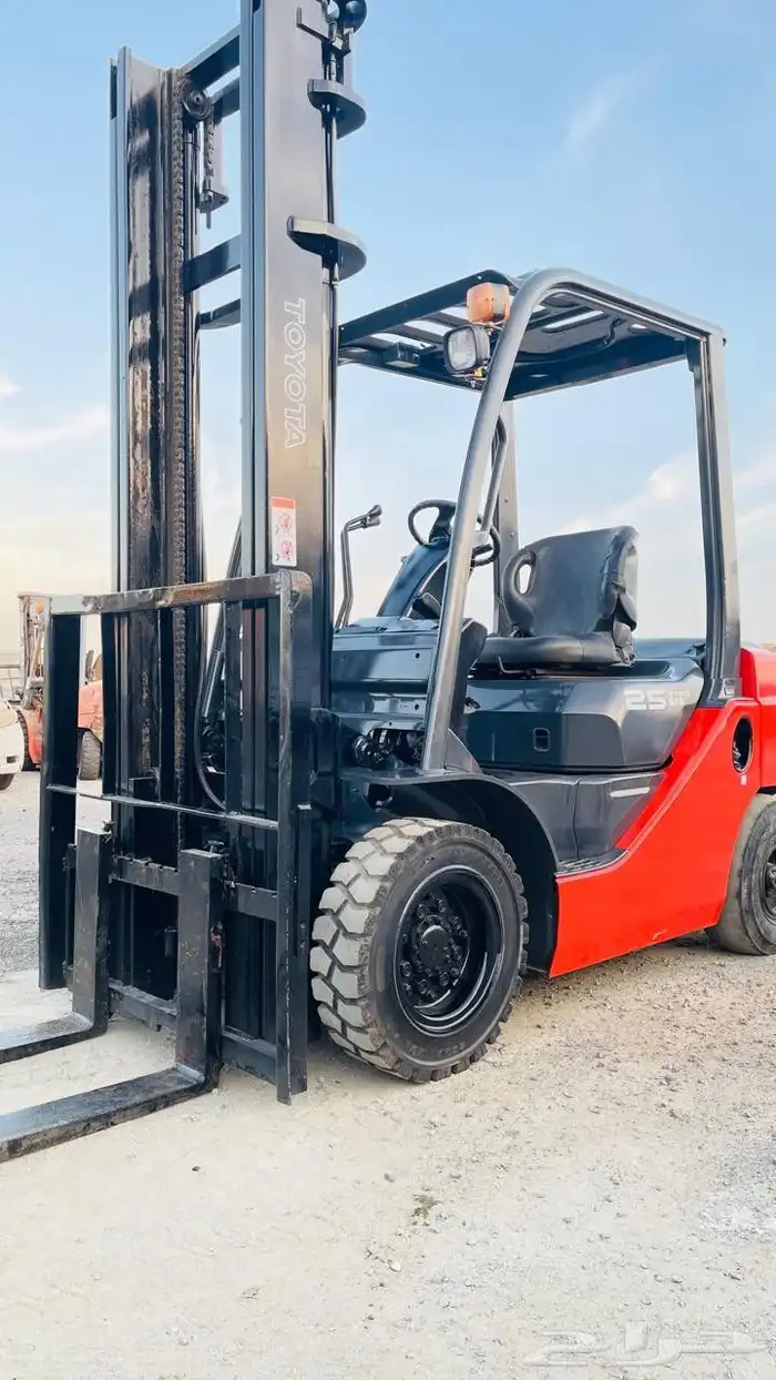 للإيجار جميع انواع المعدات بوبكات جي سي بي كرينات رافعات 5