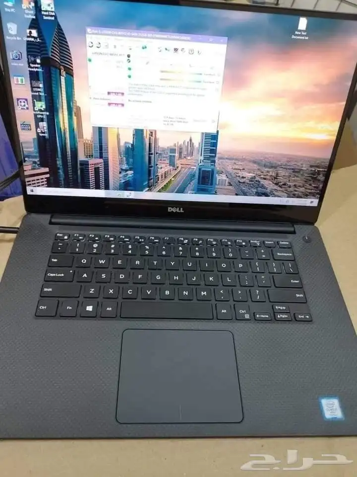 DELL Precision 5520 1