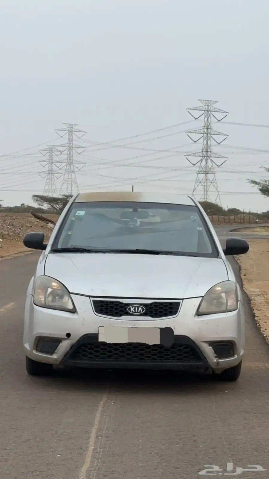 للبيع ريو2011 الفئه سيدان الون فضي فيه دقه خفيفه في الكبوت 3