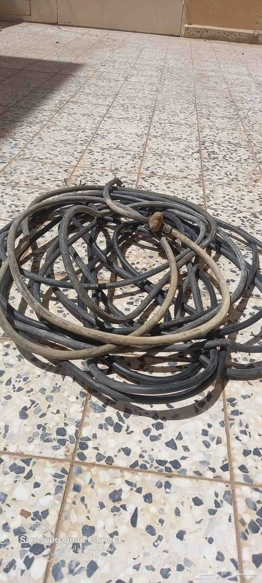 للبيع كيبل غطاس 3 خطوط الطول 25 يوجد به قطع بالغلاف الموقع ا 0