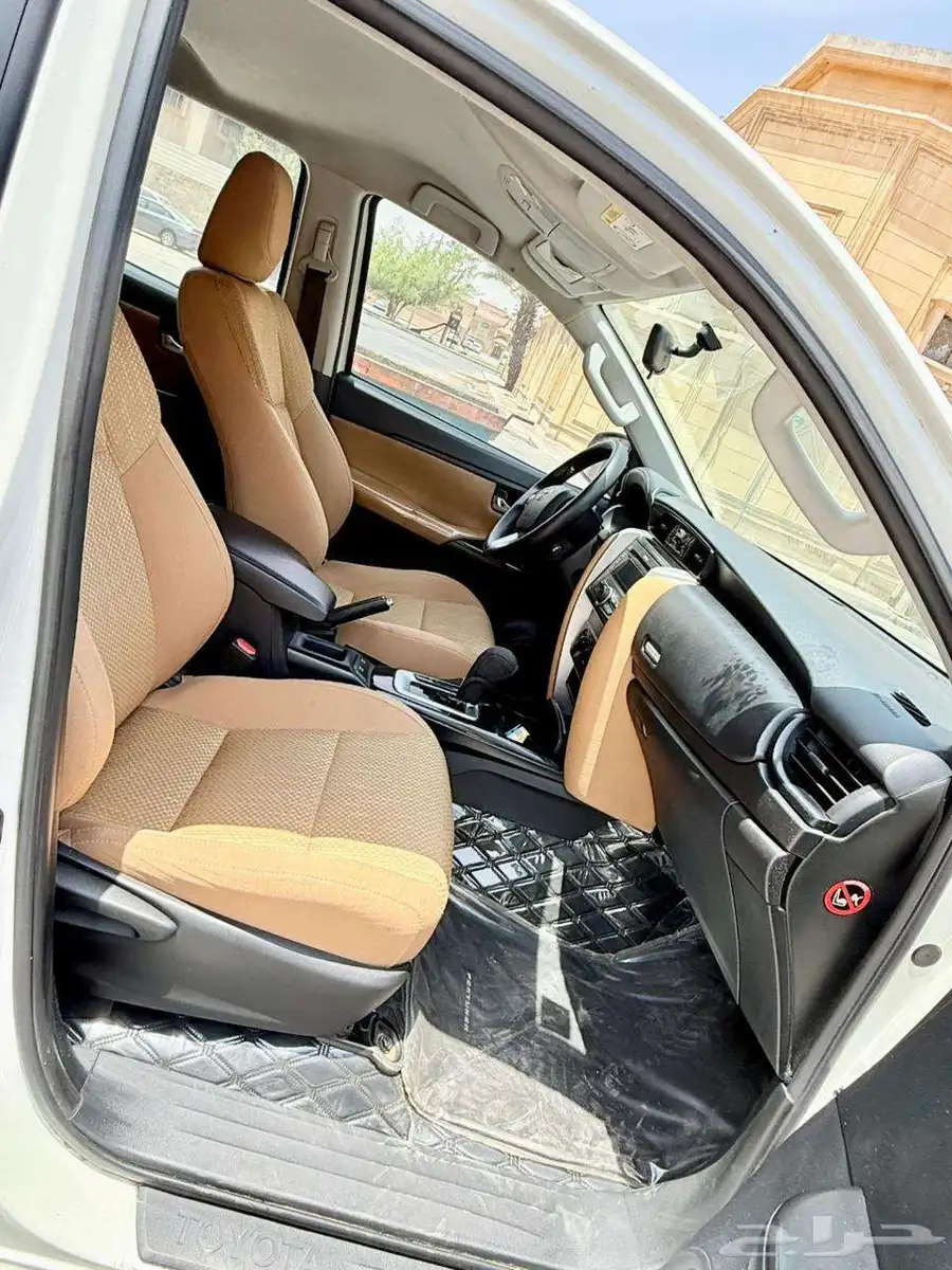 Toyota Fortuner 2017 4