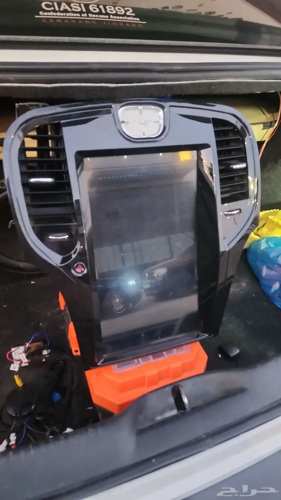 DODGE CHRYSLER 300C TESLA SCREEN 0