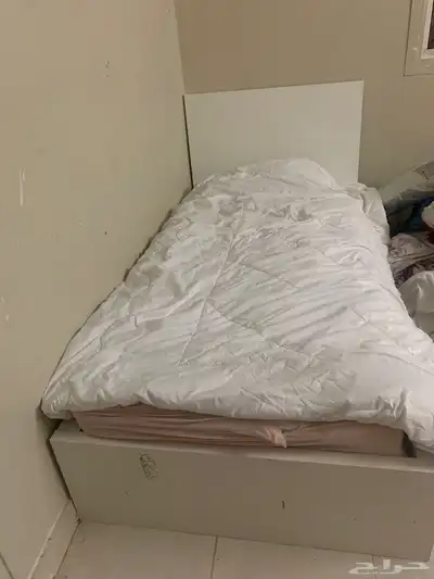 سرير كبير من ايكيا تاني صغير 1