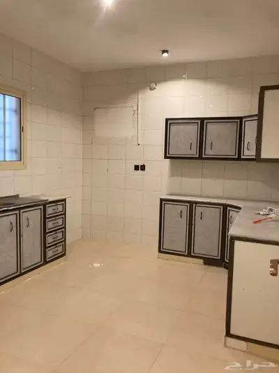 للايجار شقة عوايل بحي الرحاب 8