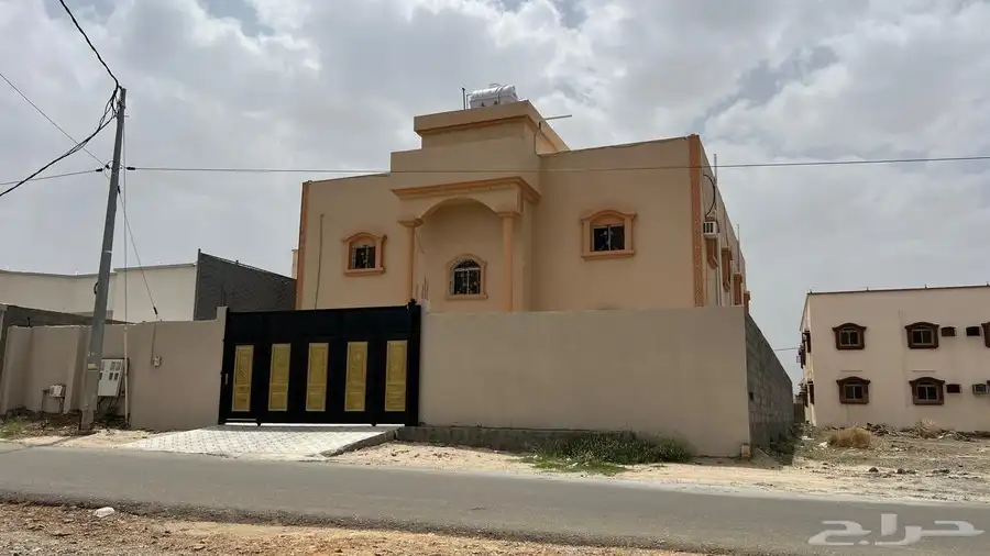 عمارة أربع شقق للبيع بالعقيق الباحة 0