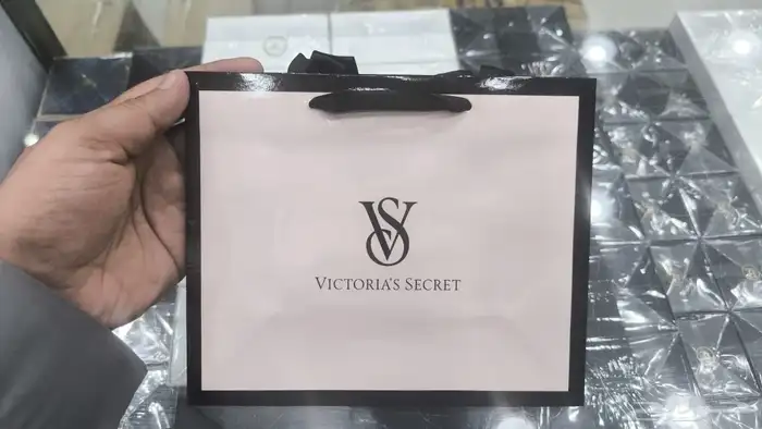 اكياس الماركات العالميه الدرزن ب 45 6