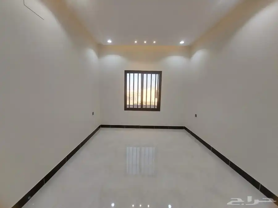 للبيع دور ثاني مدخل مستقل من 6غرف وسطح وموقع مميز 8