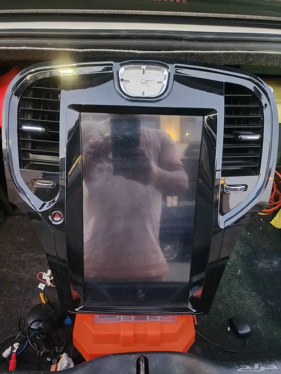 DODGE CHRYSLER 300C TESLA SCREEN 2