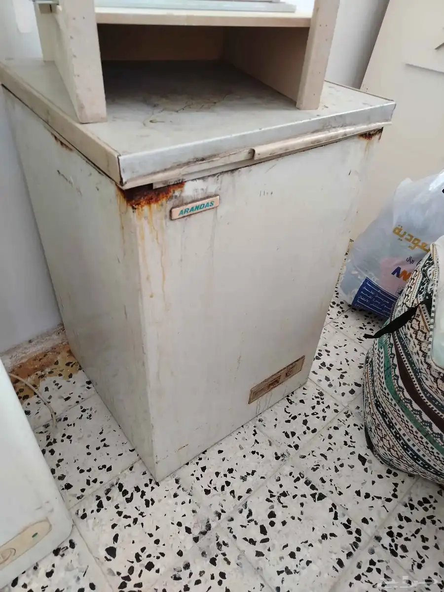 أغراض للبيع.. مكيف  طاولة  فرامة  بلايستيشن 3  فريزر  غسالة 6
