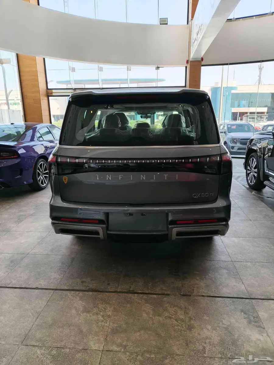انفينيتي QX80 سنسوري 2025 3