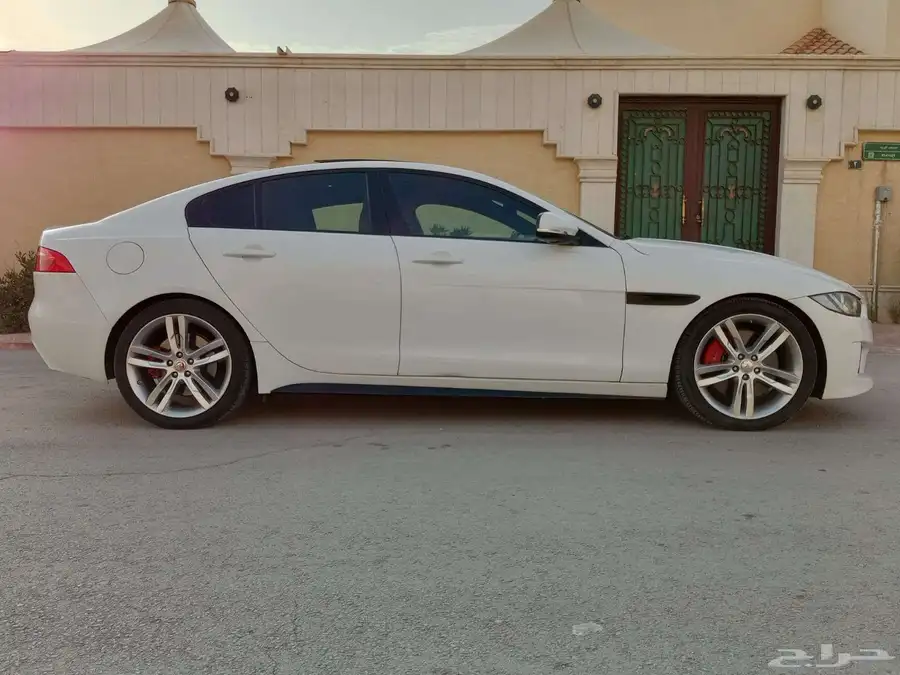 جاكوار ( 2016 ) S XE سوبر تشارج نظيف بحالة ممتازة 4