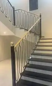 دربزين الحديد مليان 0