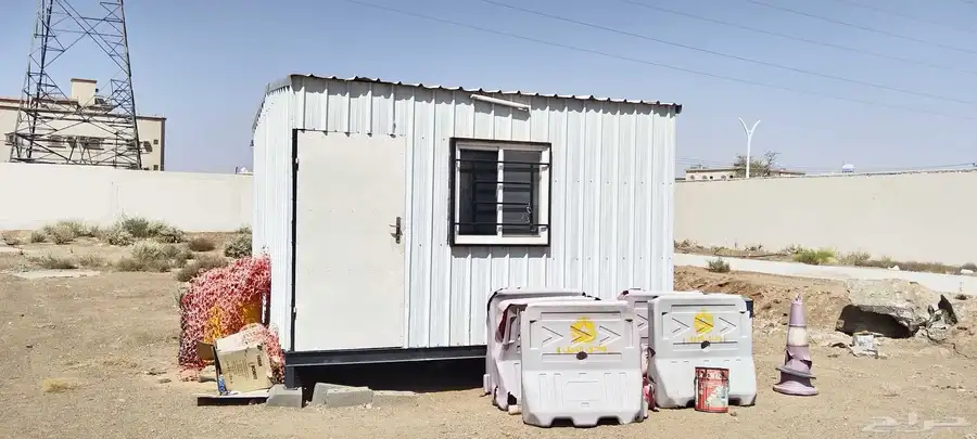 عدة موقع مع بركس مستودع للبيع 8