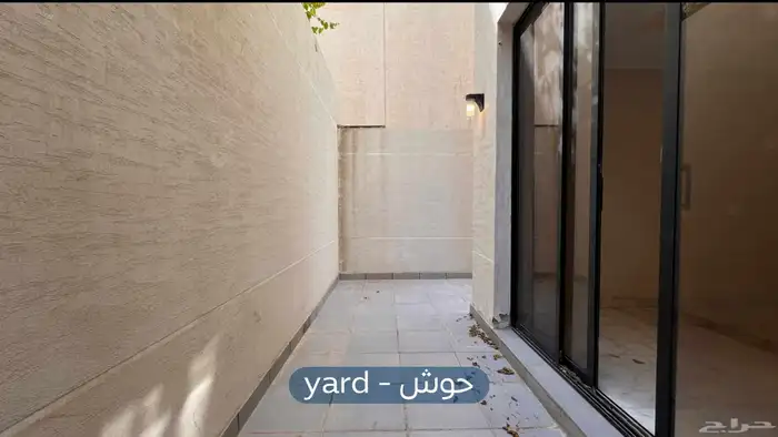 تاون هاوس للايجار في حي العارض 8