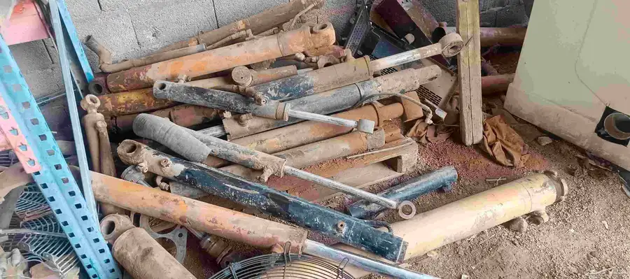 قطع غيار معدات ومكاين و الخخ 3