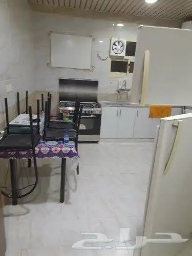 يوجد شقة أجار شهري مفروشة من إلى ونظيفة شرط الخرج حي مشرف 1