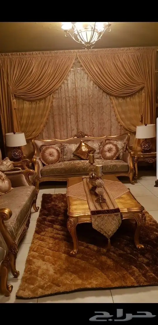 طقم كنب كلاسيكي ملكي ذهبي فاخر جدا جدا 1