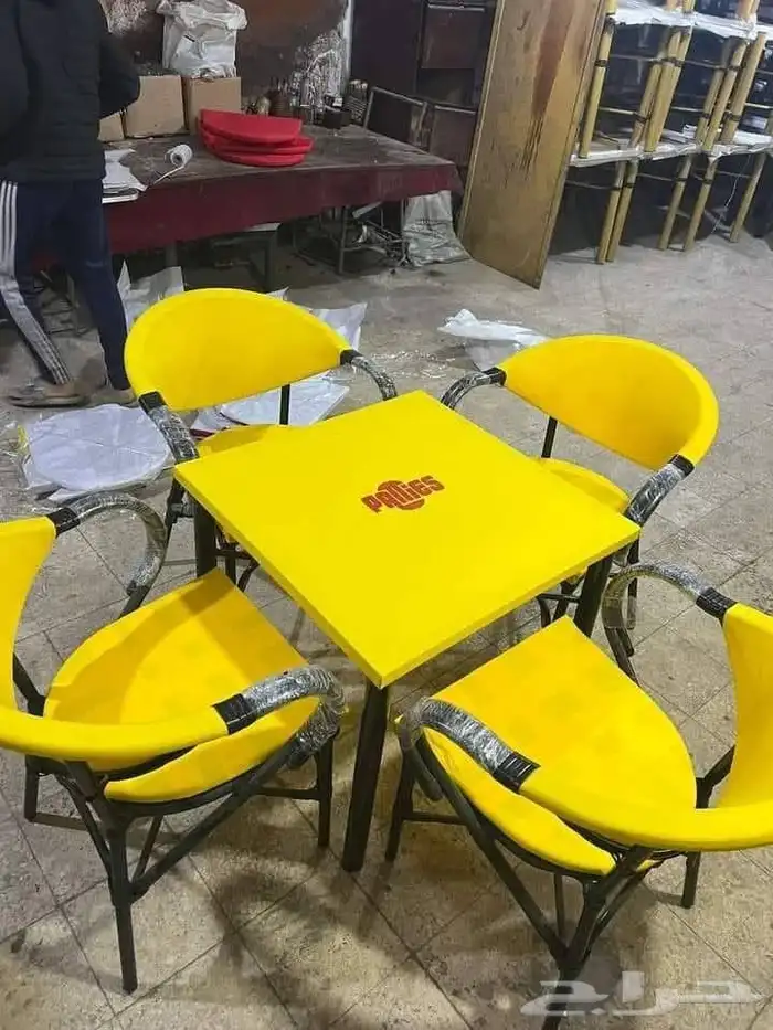 عروضنا ع الطاولات وكرسي الخارجيه 700ريال 4 كرسي وطاوله لمدة 1