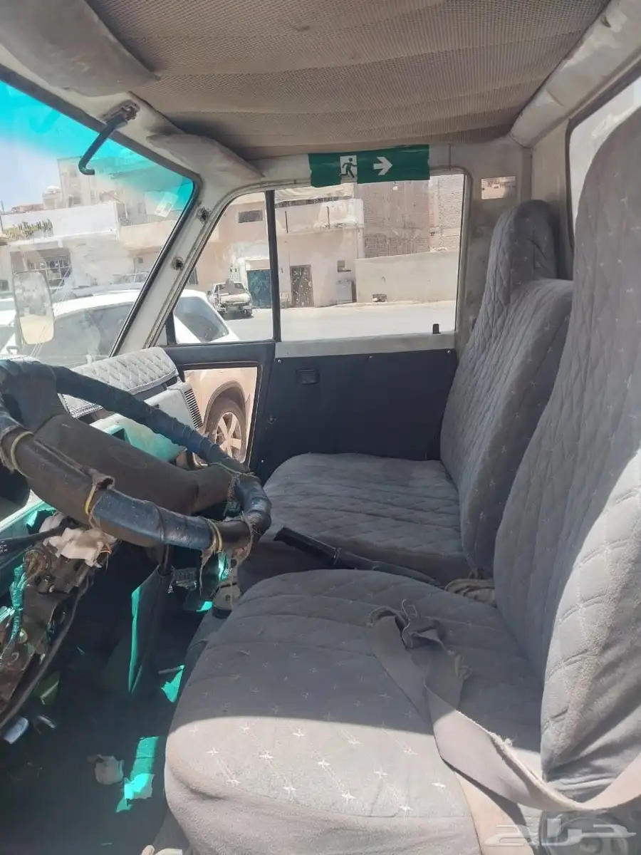 دينا ديهاتسون نظيفه مكينه وقير علي الشرط 4