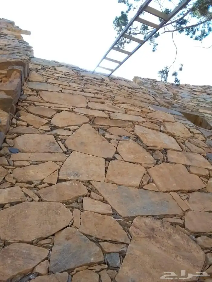 معلم حجر تراث بيوت قدام 1