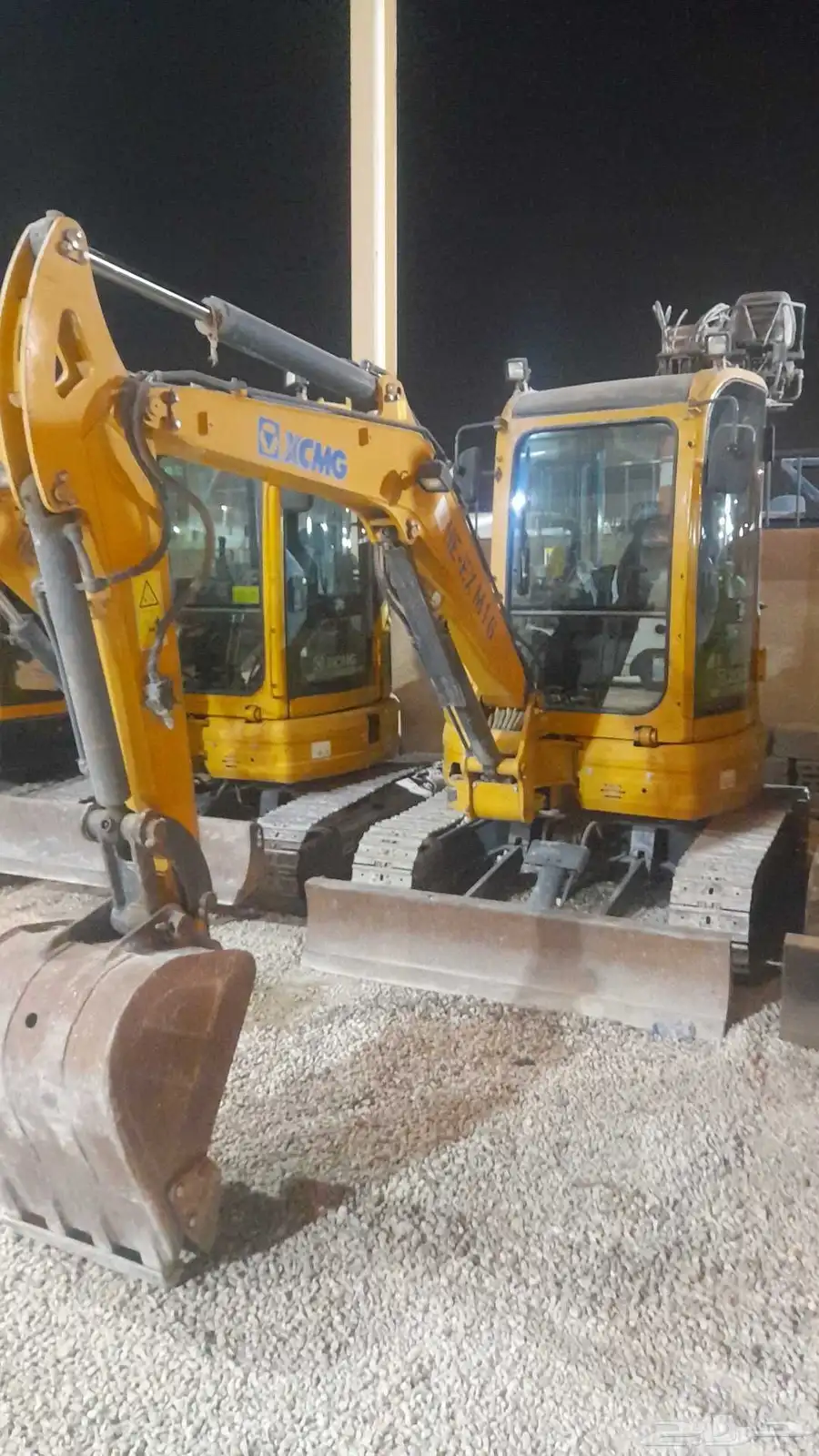 بوكلين صغير 3.5 طن للايجار شهري موديل جديد 2021 0