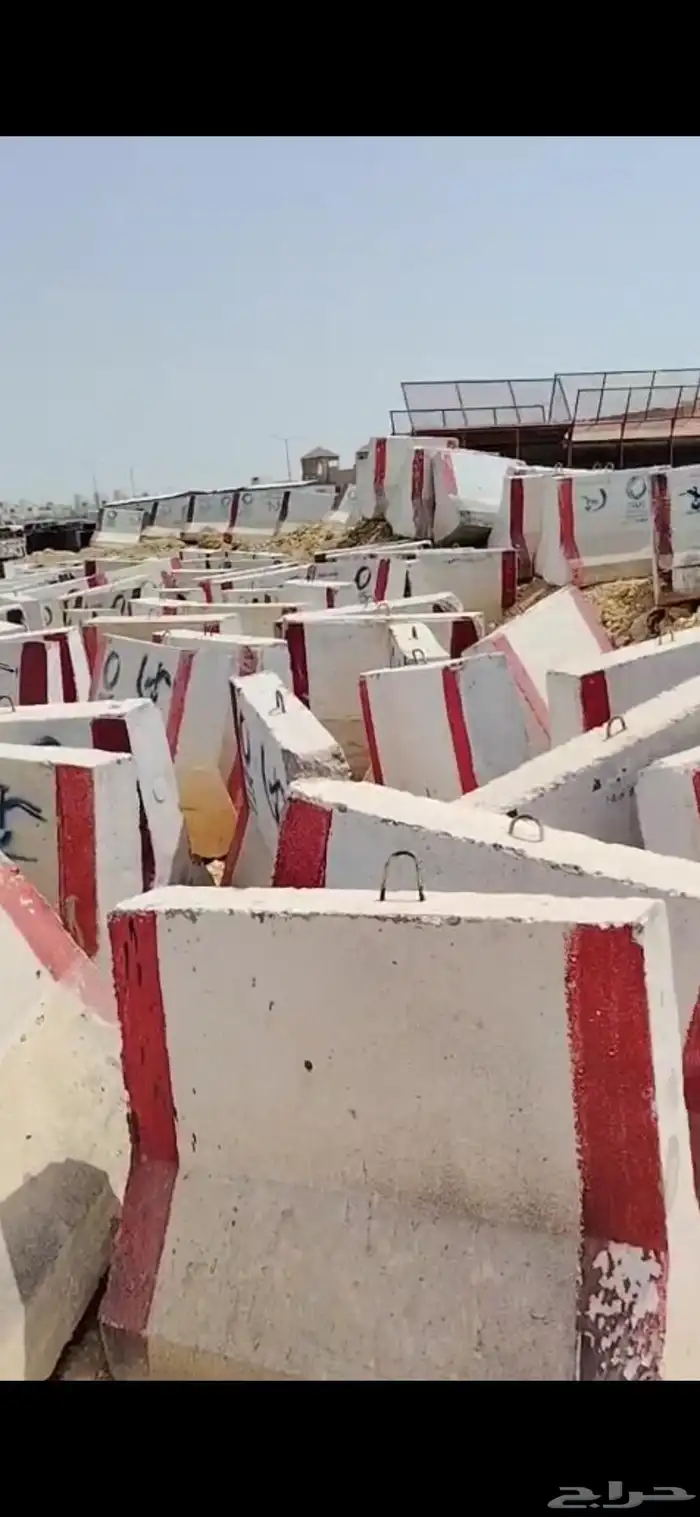 توريد حواجز خرسانيه مستخدمه وجديد 0