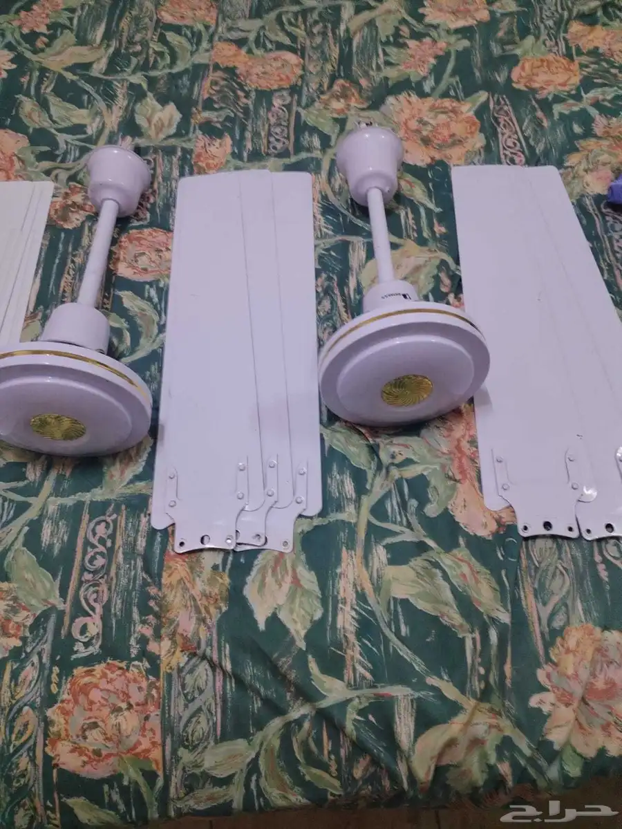 مراوح سقف شبه جديدة 220v 2