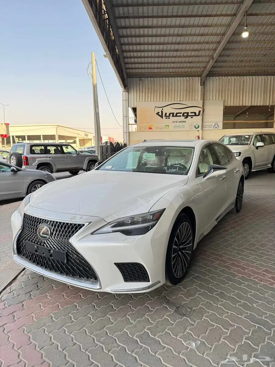 لكزس LS 350 سعودي AA بنزين 2025 1