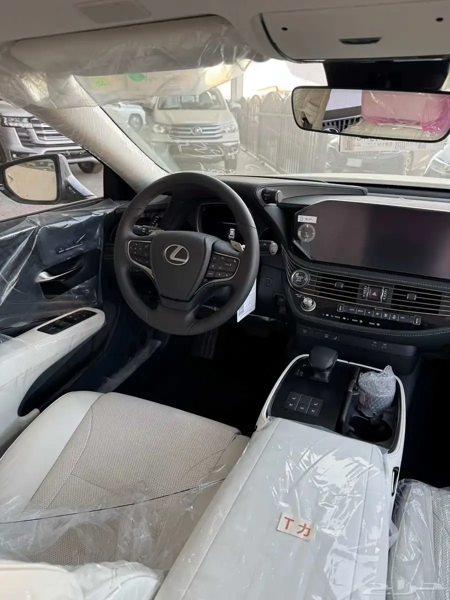 لكزس LS 350 سعودي AA بنزين 2025 4