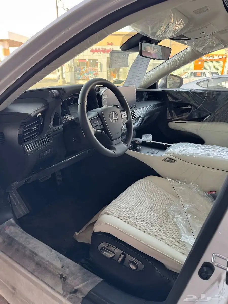 لكزس LS 350 سعودي AA بنزين 2025 5