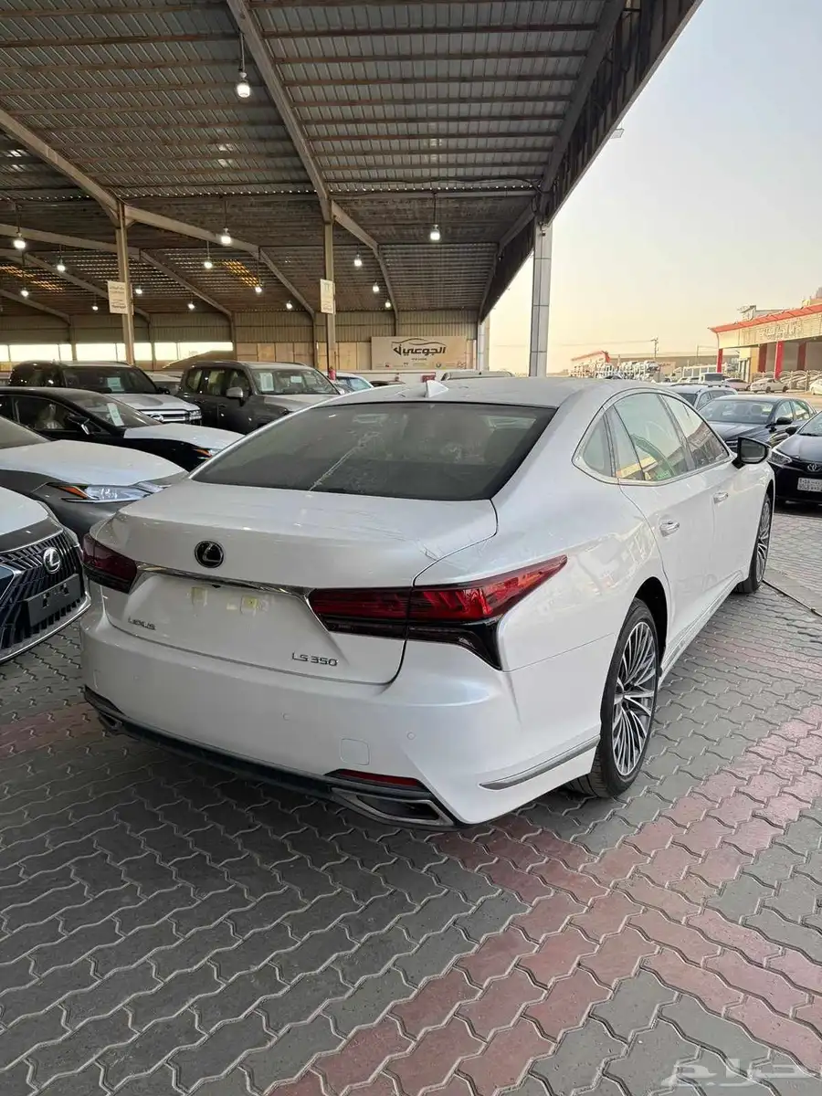 لكزس LS 350 سعودي AA بنزين 2025 2