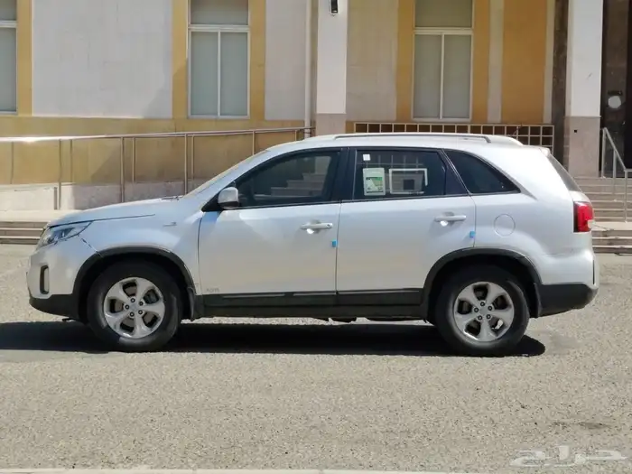 كيا سورينتو موديل 2015 3